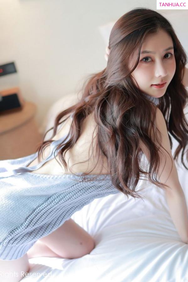 尹甜甜  宅男杀手尹甜甜 开背毛衣女友视觉第3张图片
